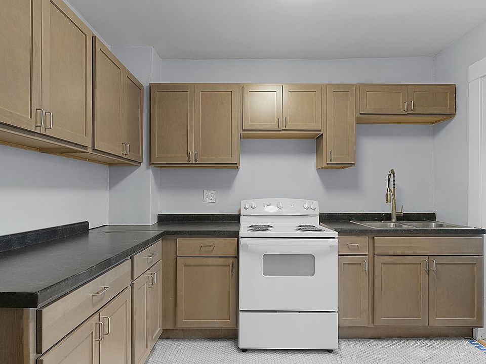 1st image of 908 Worden St SE