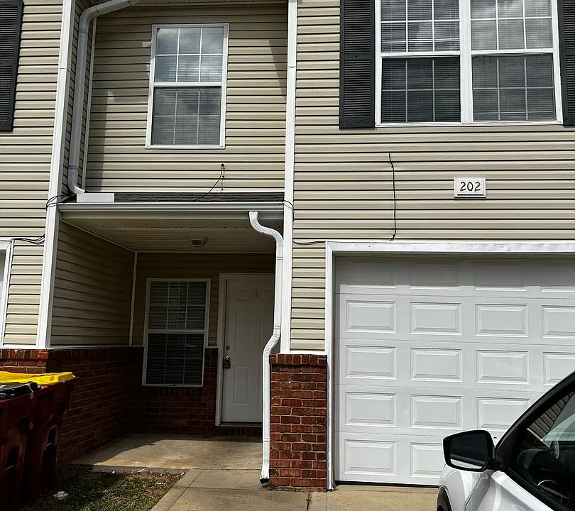 202 Johnson Ct