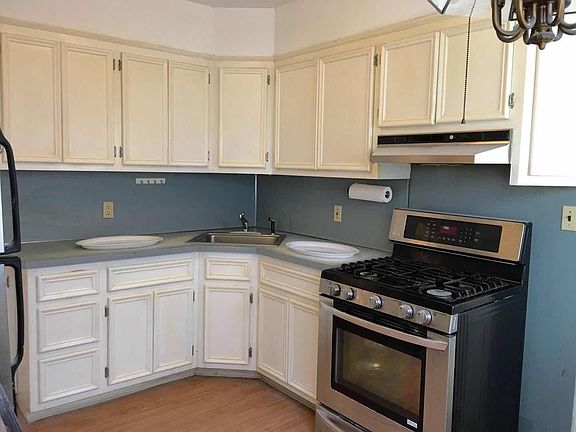 5th image of 8555 Chevy Chase St