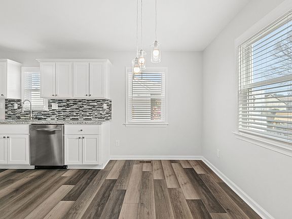 4th image of 3405 Somme Ave