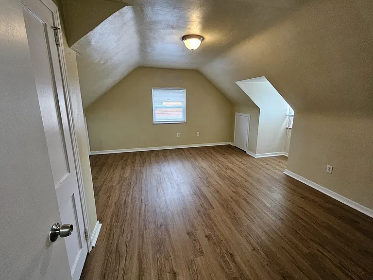 855 Hamil Rd — Photo 16