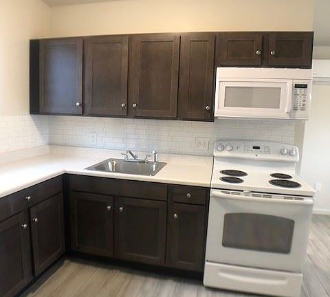 3rd image of 1846 E Washington St Unit 12