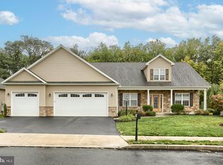 67 Franklin Dr, Mechanicsburg, PA 17055