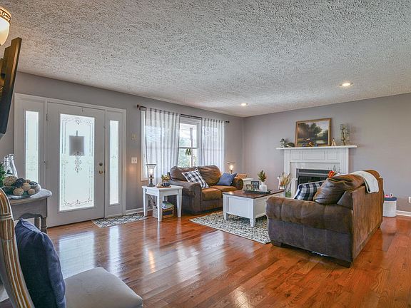 5th image of 408 Brookdale Dr
