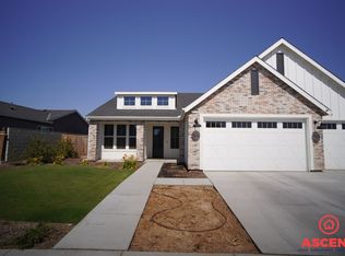 3208 Blue Creek Ln, Shafter, CA 93263