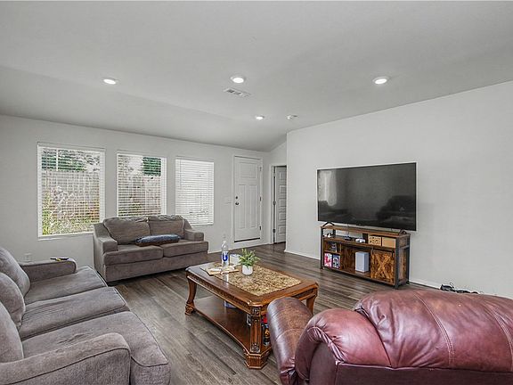 4th image of 204 & 206 NW 67th Ave