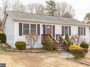 10317 Hillside Ln, Fredericksburg, VA 22408
