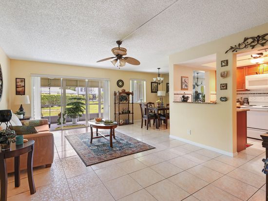 3186 Via Poinciana #110, Lake Worth, FL 33467