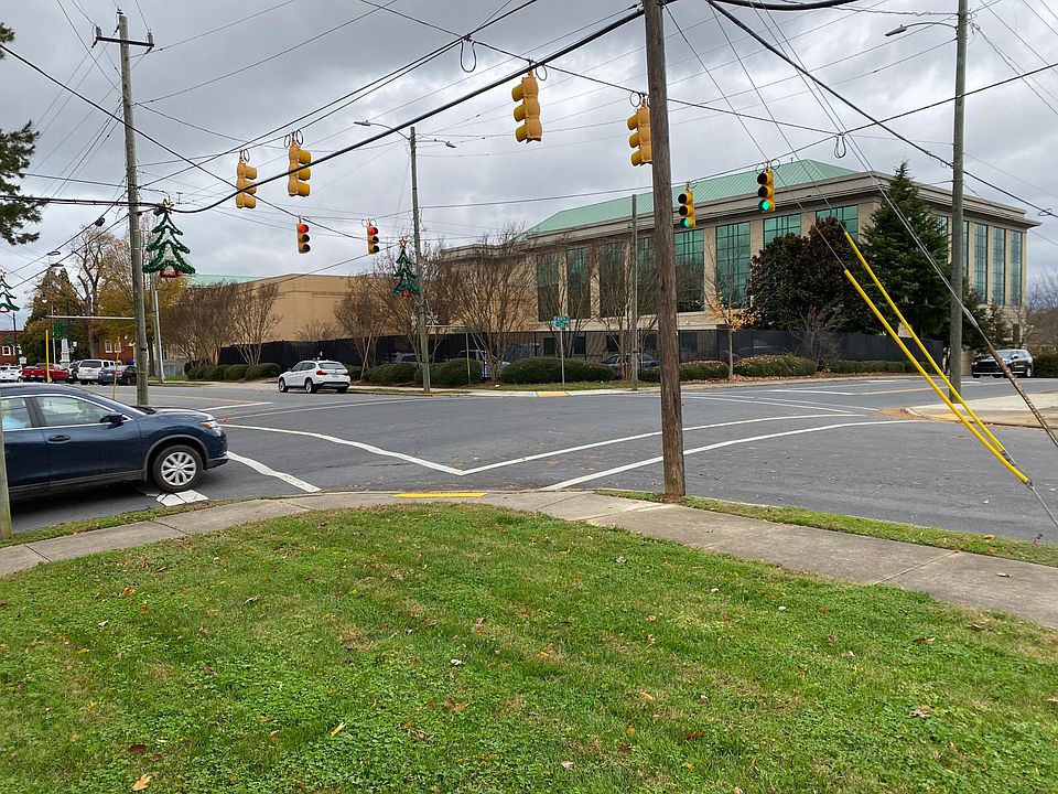2nd image of 200 Worth St #A