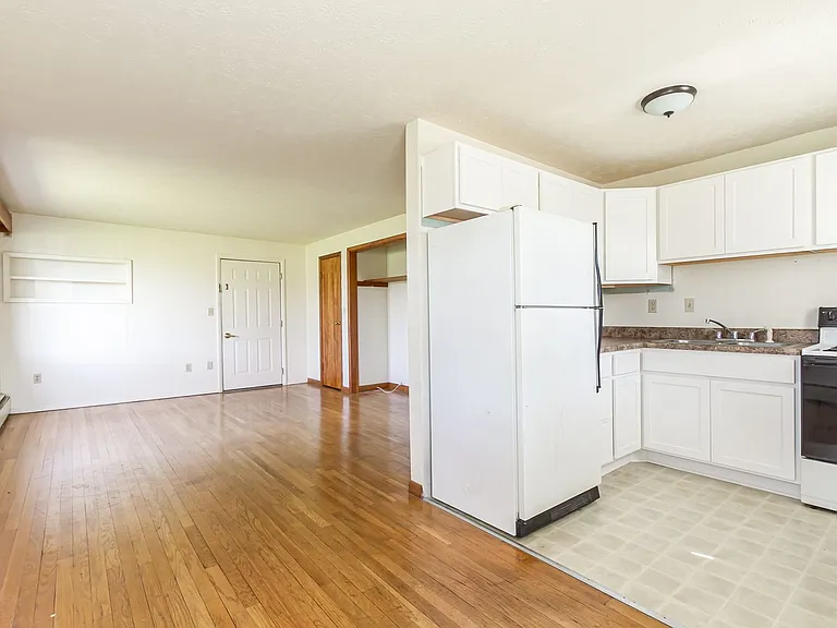 5095 Emerson Rd — Photo 2