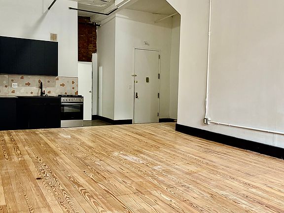2nd image of 27 Arion Pl #116