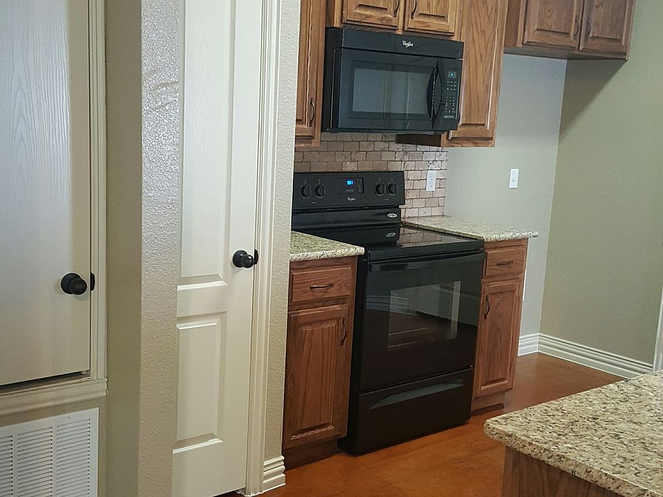 2nd image of 816A Ferrara Cir