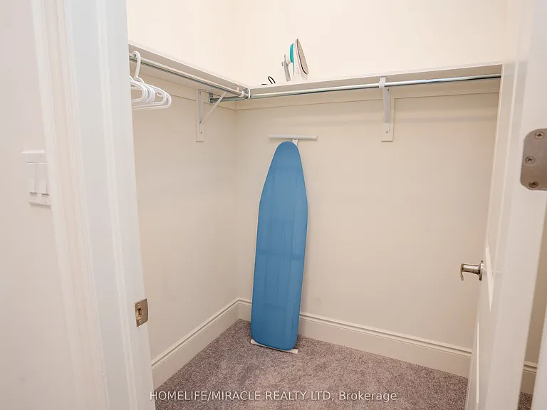 93 Bluebird Blvd — Photo 36