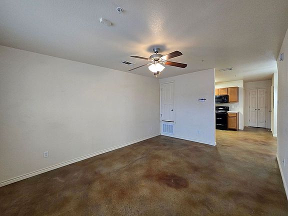 5th image of 1305 Cavalry Ln #C