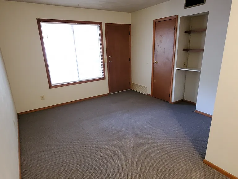 Ellis Apartments — Photo 19