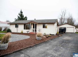 712 3 Crabs Rd, Sequim, WA 98382