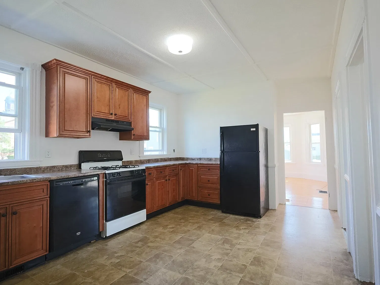 2 bed, 1.0 bath, 780 sqft, $2,400 — Photo 4