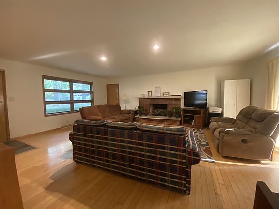 3rd image of 52255 Harvest Dr