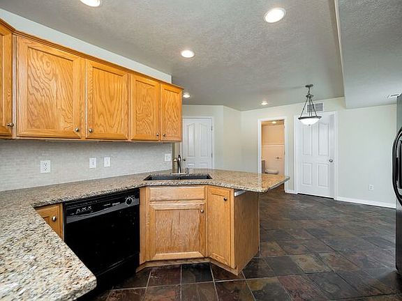 5th image of 362 E Newsome Park Ln