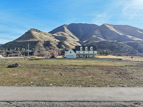 3rd image of 1564 N 1700 E