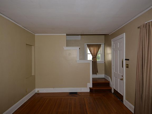 4th image of 3113 Kinmont St