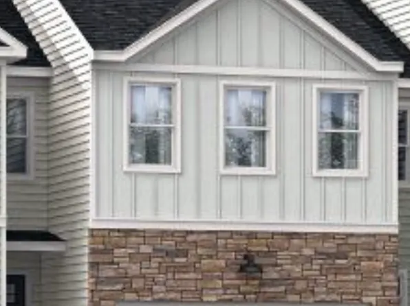 60 Four Leaf Dr, Downingtown, PA 19335