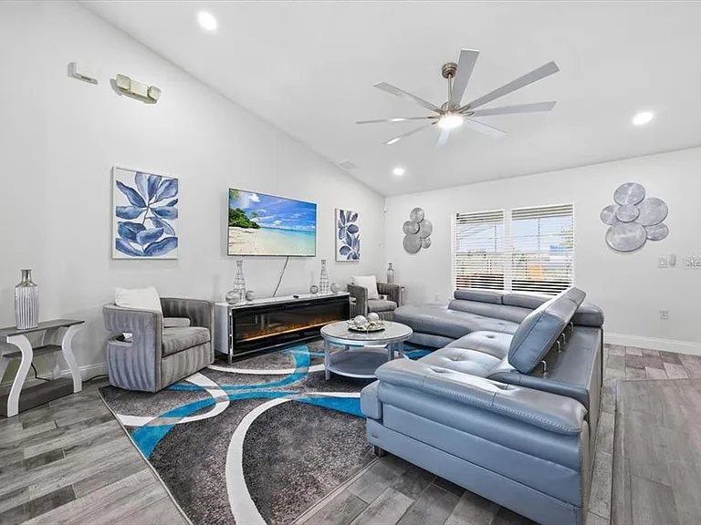 437 Grand Reserve Dr — Photo 18