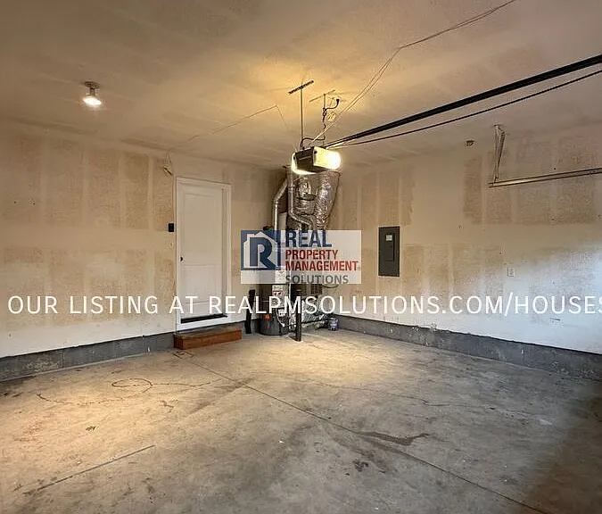1851 SE Centurion Way — Photo 13