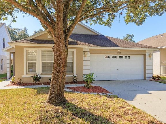 4th image of 15808 Stags Leap Dr