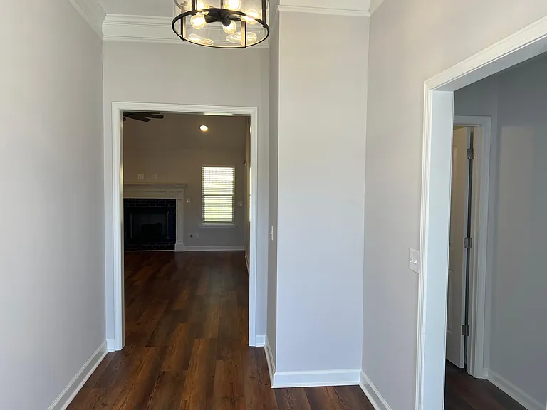 7467 Hanford Dr — Photo 2