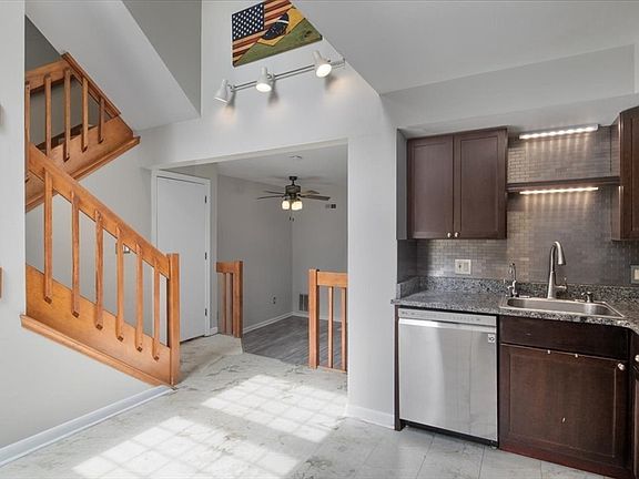 3rd image of 204 Tall Oaks Dr Unit A