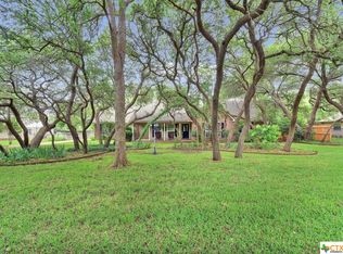 1117 Salado Oaks Dr, Salado, TX 76571