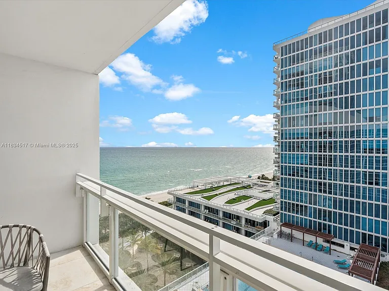 6801 Collins Ave #1402 — Photo 26