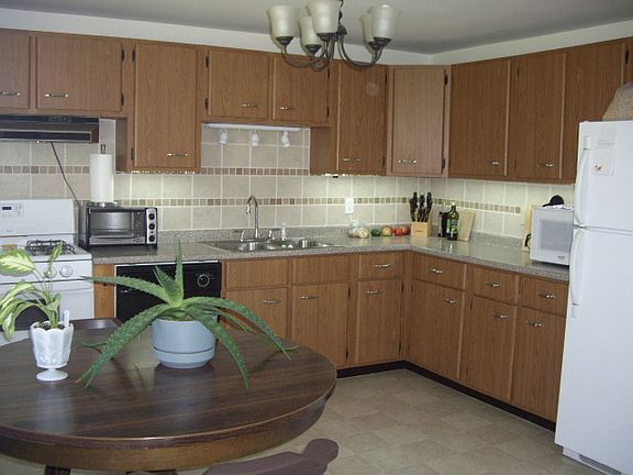 5th image of 47 Jeffrey Dr