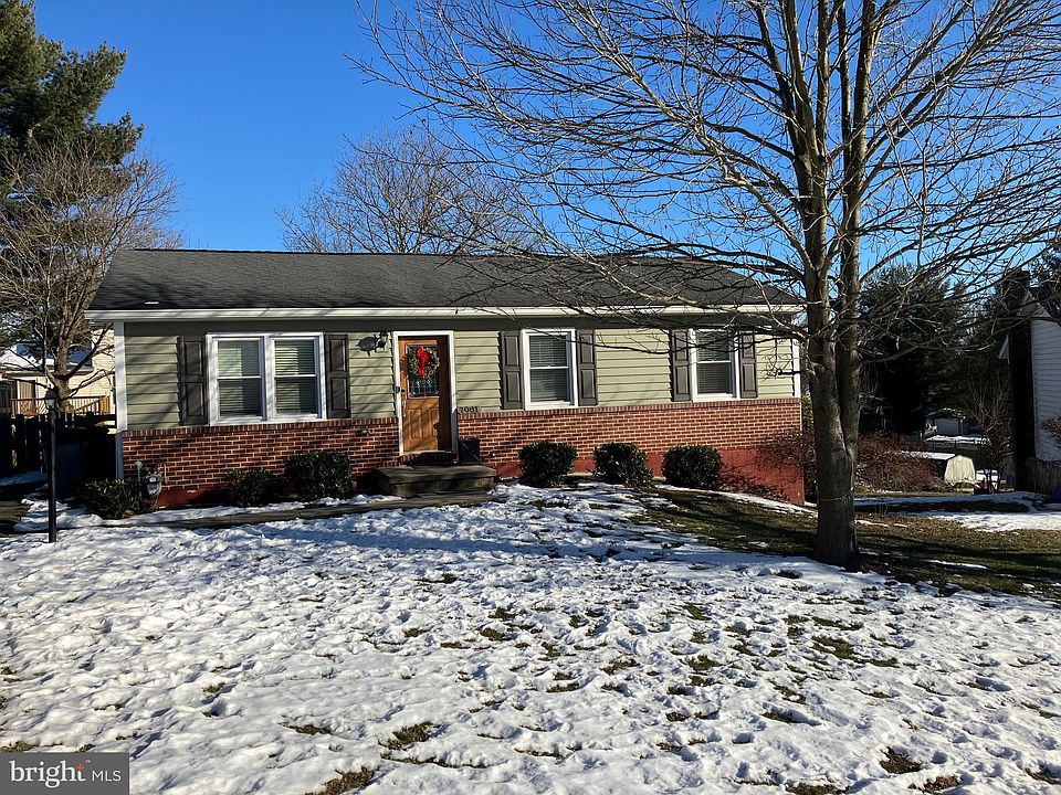 2nd image of 7081 Bridle Ct