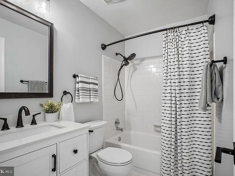 10108 Ebenshire Ct — Photo 13