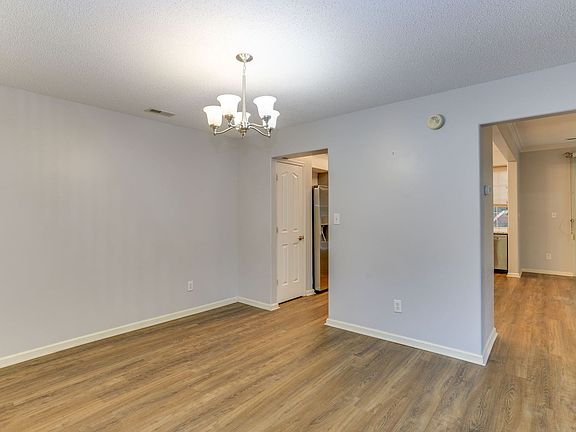 3rd image of 119 Brassie Dr