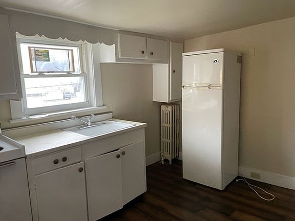 5th image of 148 Union St #150B