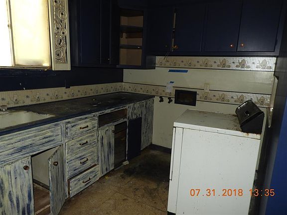 3rd image of 2942 NE Orlie Dr
