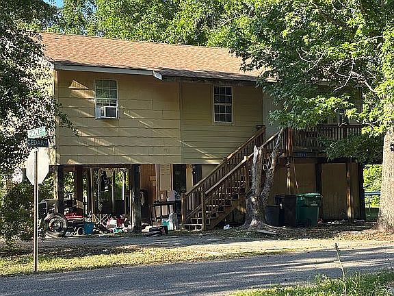 3rd image of 17161 Cedar Dr