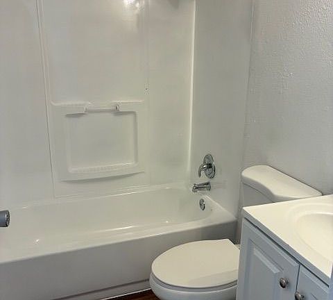 5th image of 4444 E Lee St APT S