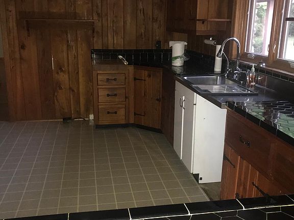 5th image of 12808 Urton Ln
