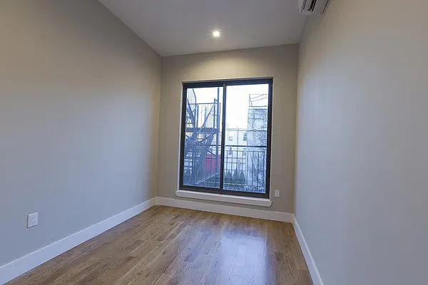 Rented by Brooklyn Group | media 16