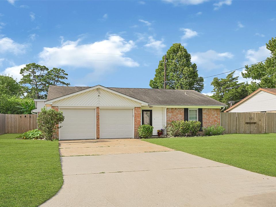 1st image of 10010 Lost Pine Dr