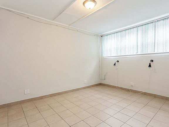 5th image of 1210 E Hyde Park Blvd #G