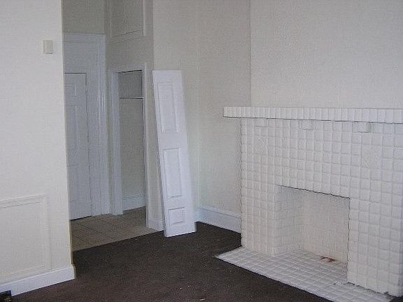 2nd image of 1765 Frankford Ave APT 2