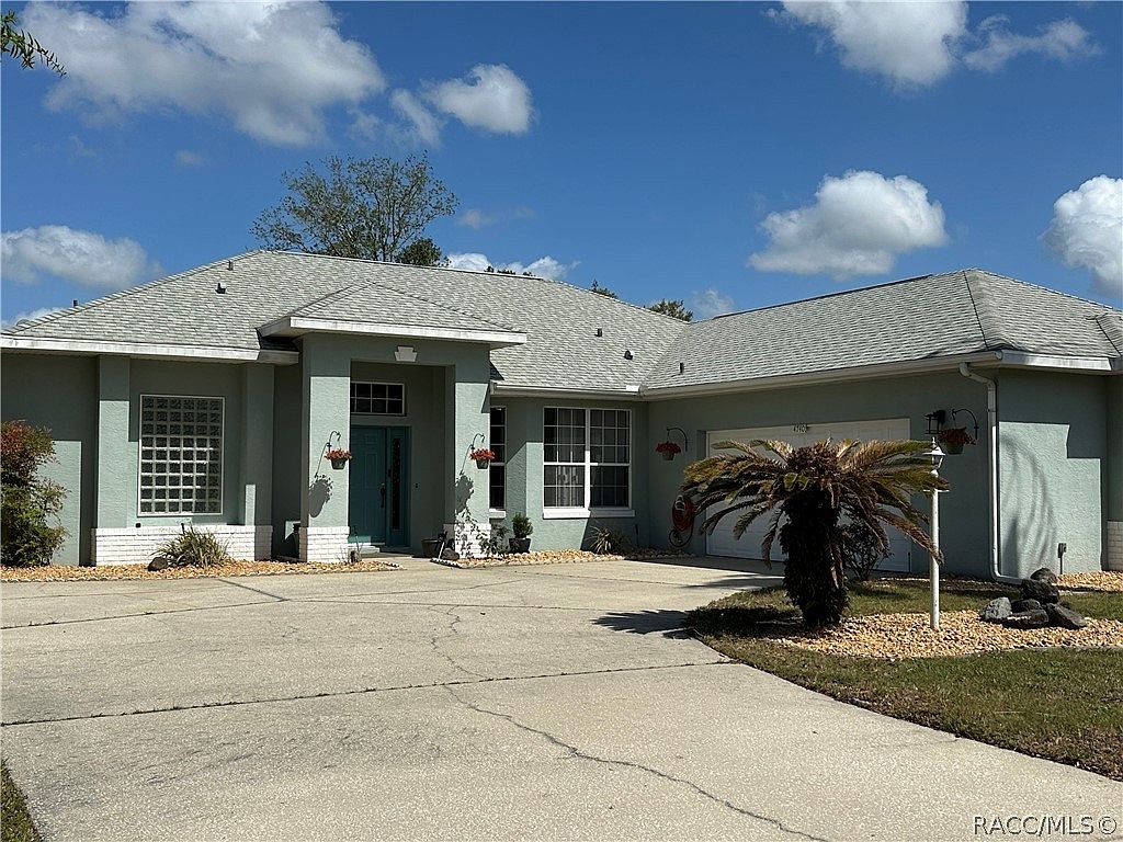 4740 N Crestline Dr