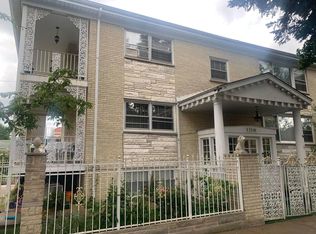 2538 W Arthur Ave, Chicago, IL 60645