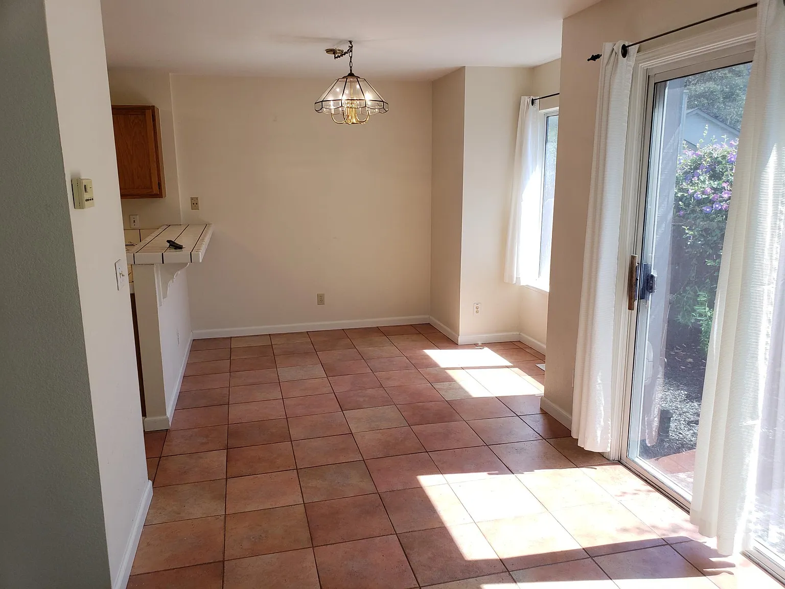 3 bed, 2.5 bath, 1500 sqft, $4,750 — Photo 4