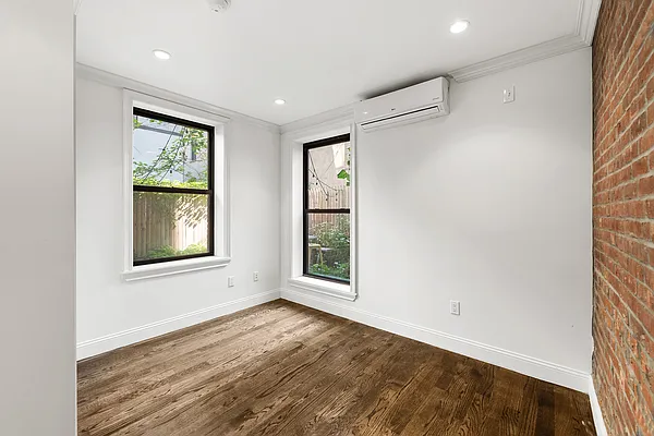 Rented by REAL New York | media 3